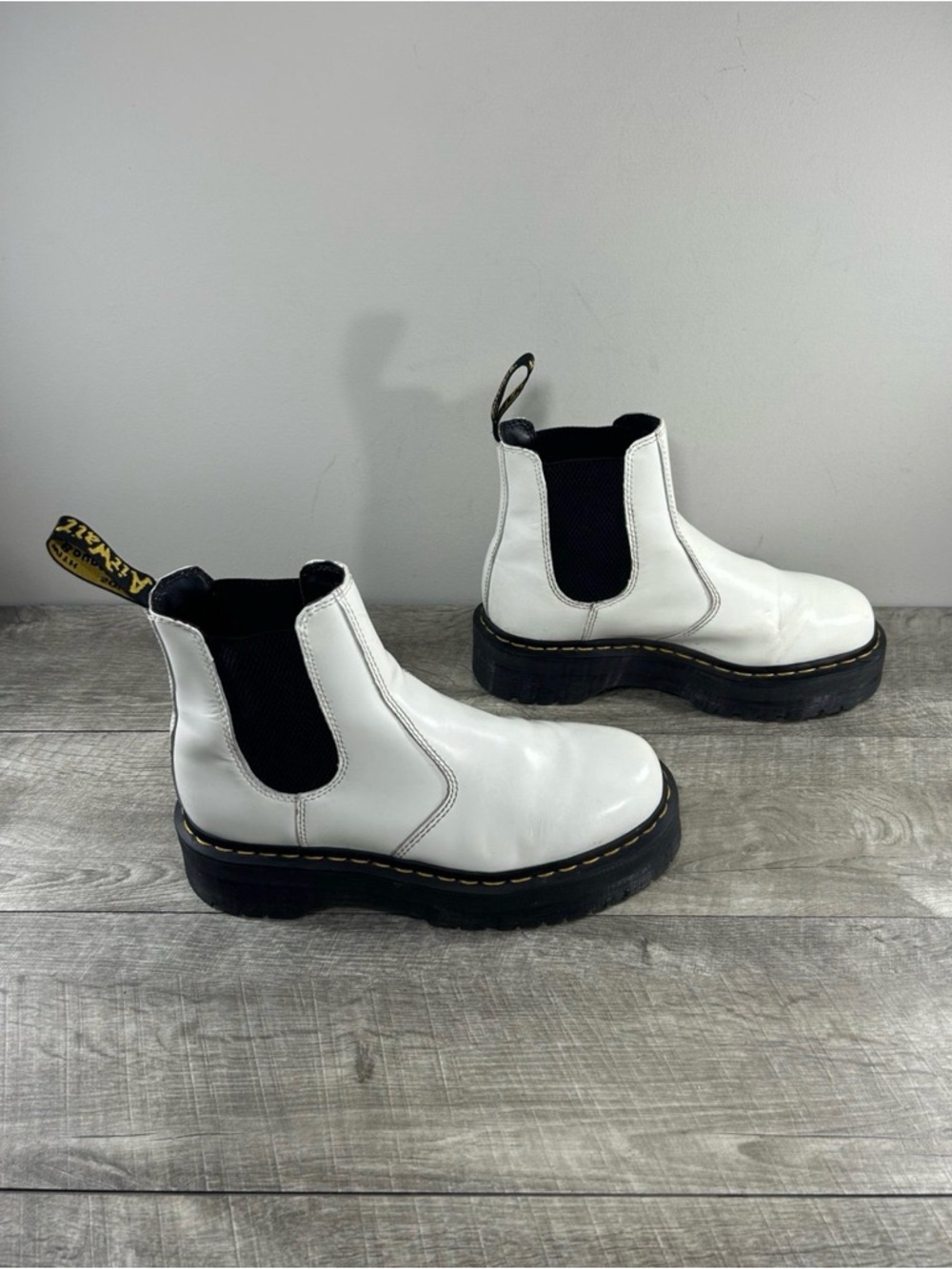 Dr Doc Martens 2976 Quad Chelsea White Leather Womens Platform Boots Size 9 US